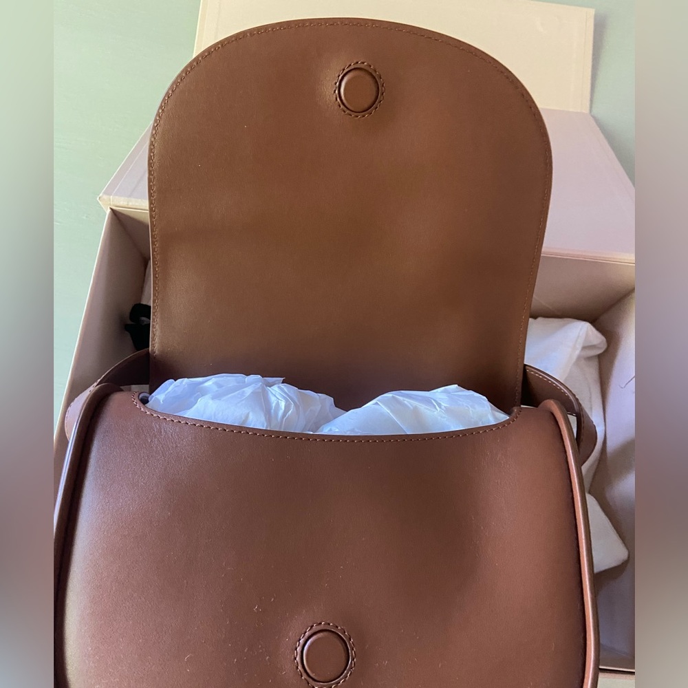 NWT Cuyana Modern Saddle Bag in Chesnut Smooth Leather and Giftbox - Picture 7 of 12